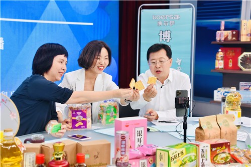 寧晉縣“農(nóng)村發(fā)展 電商標(biāo)配”模式凸顯 食品互聯(lián)網(wǎng)銷售成新引擎